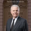 Revolutioner och resolutioner: fyra decennier som diplomat